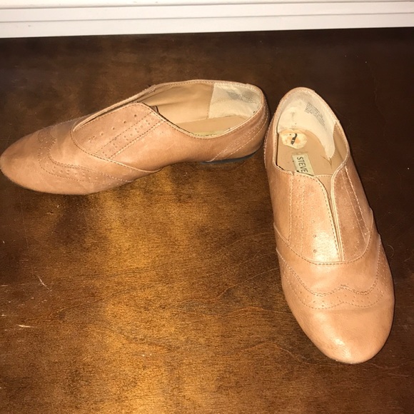 Steve Madden Shoes - Steve Madden brown oxfords **barely worn